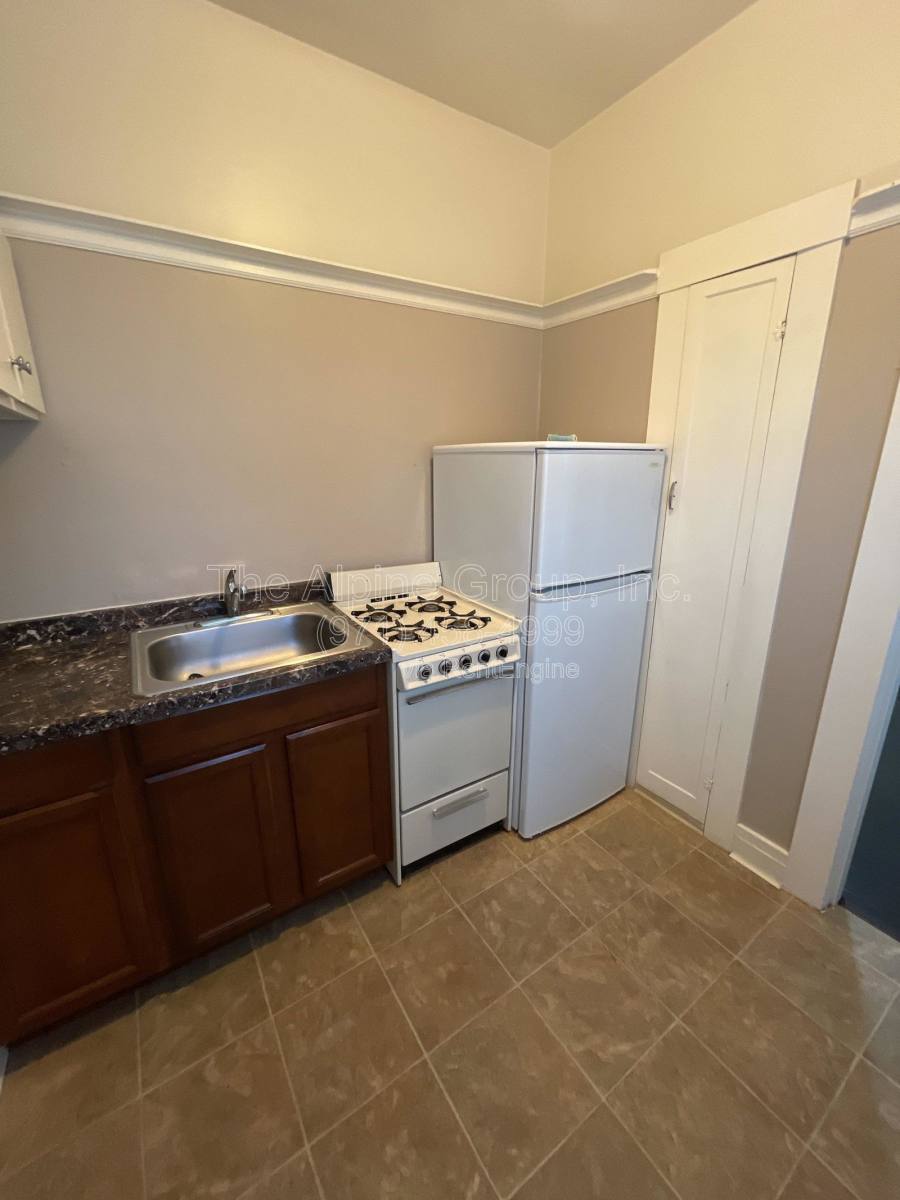 Apartment for rent at 2256 NW Overton St #2, Portland, OR 97210
