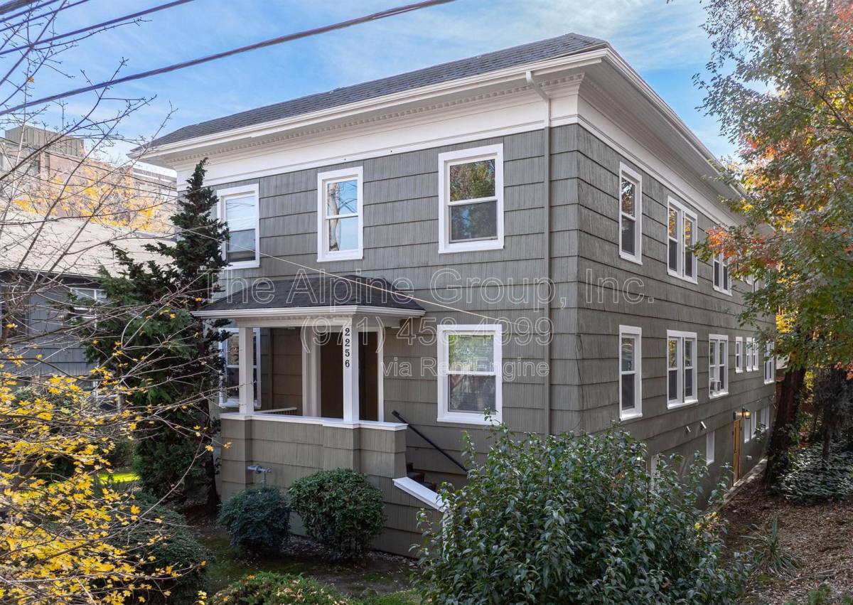 Apartment for rent at 2256 NW Overton St #2, Portland, OR 97210