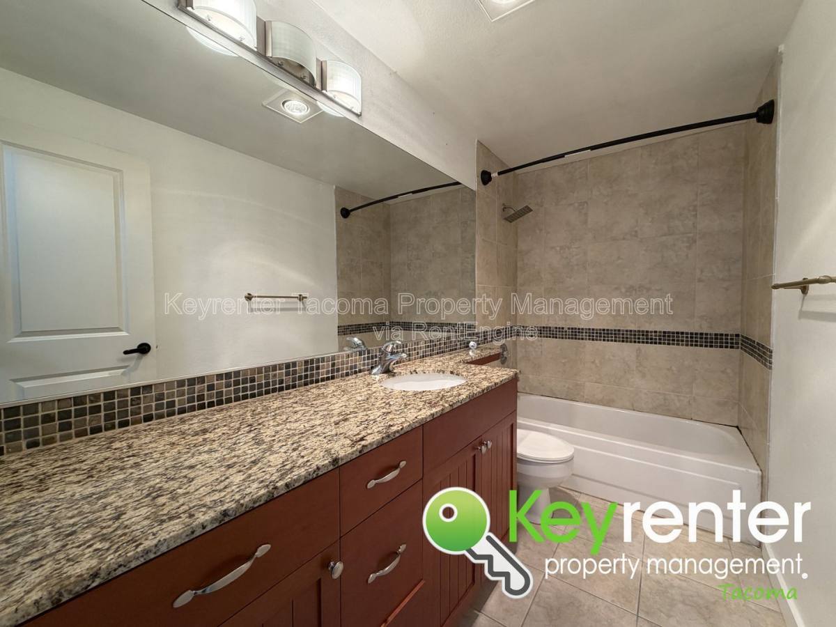 Condo for rent at 3008 N Narrows Dr #A103, Tacoma, WA 98407