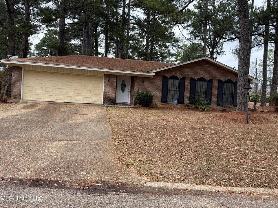 House for rent at 102 Pine Island, Jackson, MS 39206