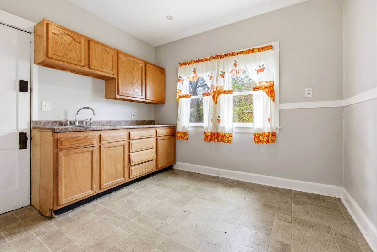 Apartment for rent at 479 E 126th St, Cleveland, OH 44108