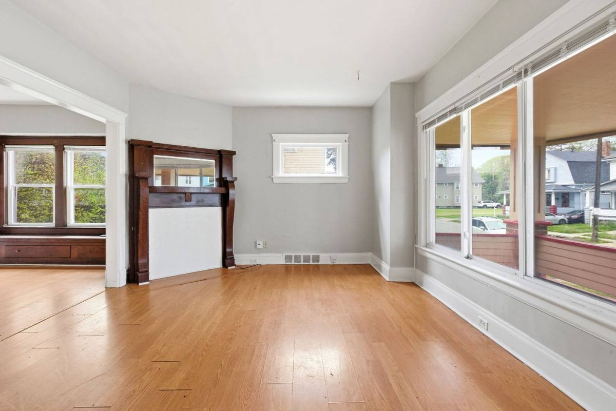 Apartment for rent at 479 E 126th St, Cleveland, OH 44108
