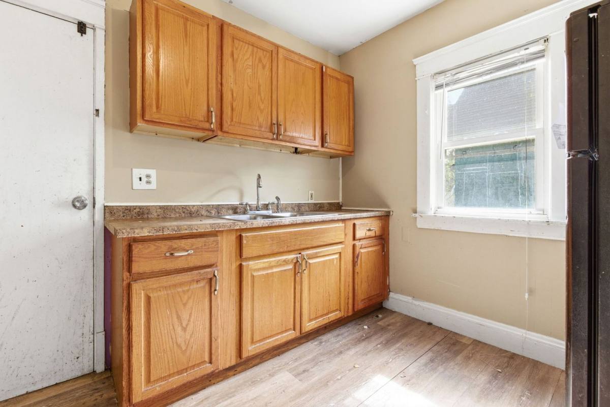 Apartment for rent at 13615 Earlwood Rd, Cleveland, OH 44110