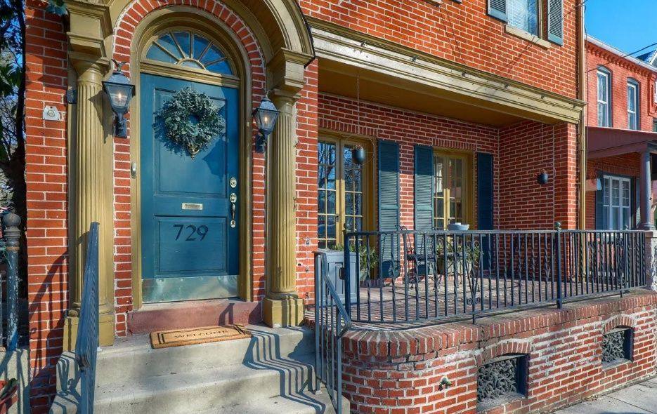 House for rent at 729 E Orange St, Lancaster, PA 17602