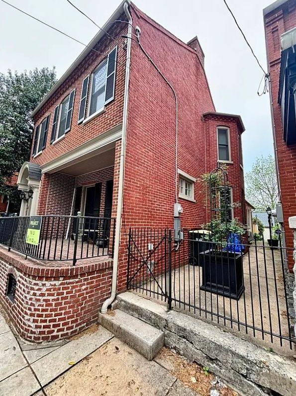 House for rent at 729 E Orange St, Lancaster, PA 17602