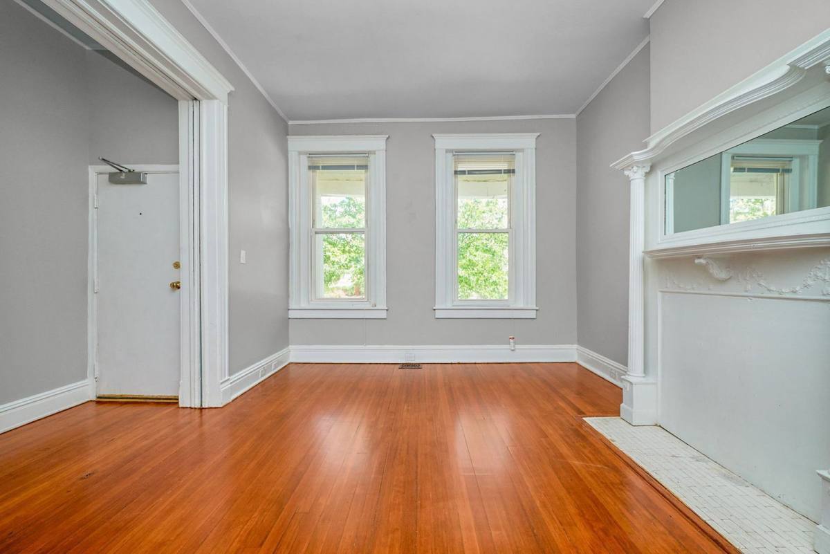 Apartment for rent at 2215 W Grace St #1, Richmond, VA 23220