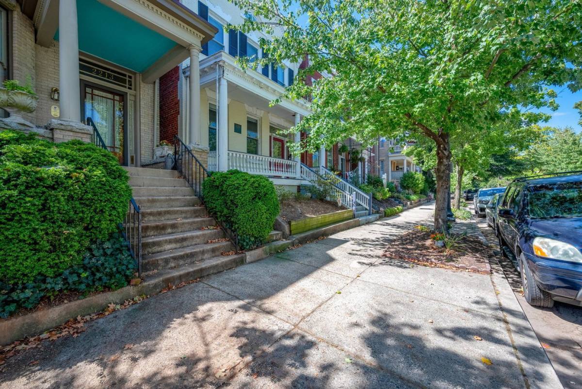Apartment for rent at 2215 W Grace St #1, Richmond, VA 23220