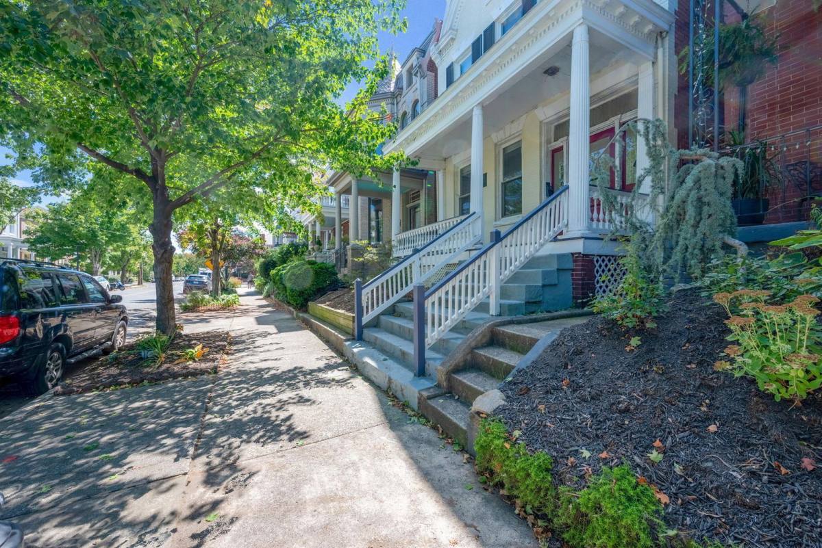 Apartment for rent at 2215 W Grace St #1, Richmond, VA 23220