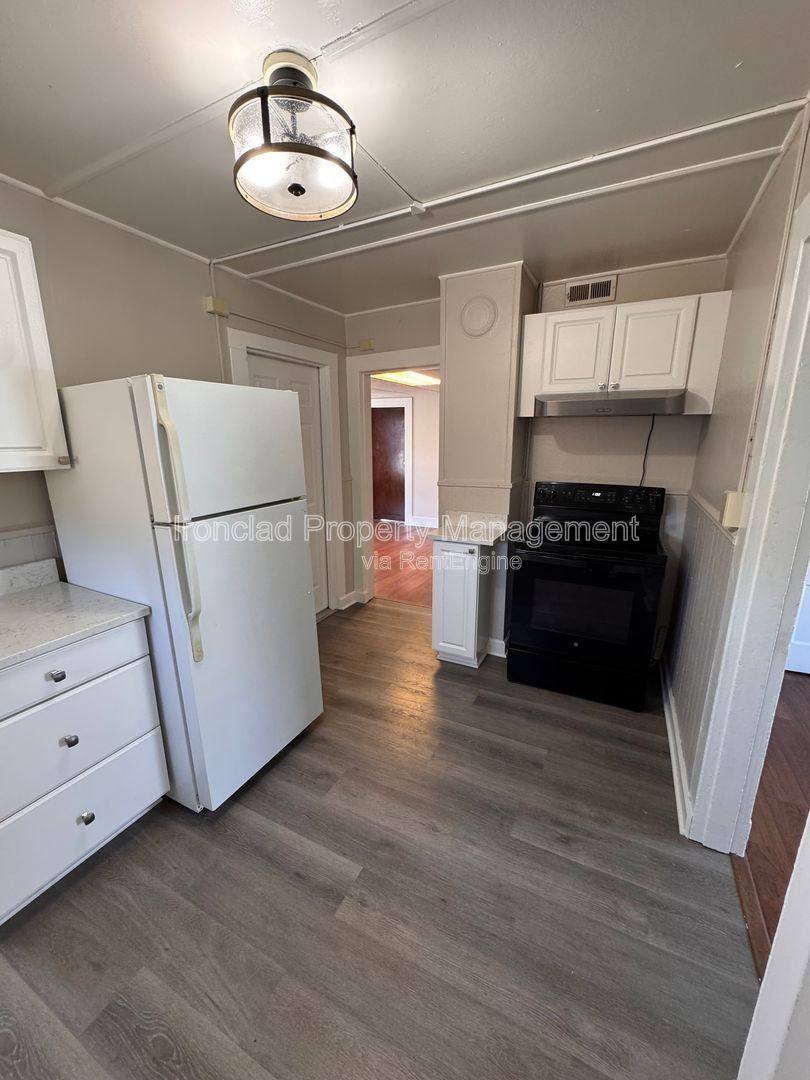 Apartment for rent at 76 Church St #2, Wallingford, CT 06492
