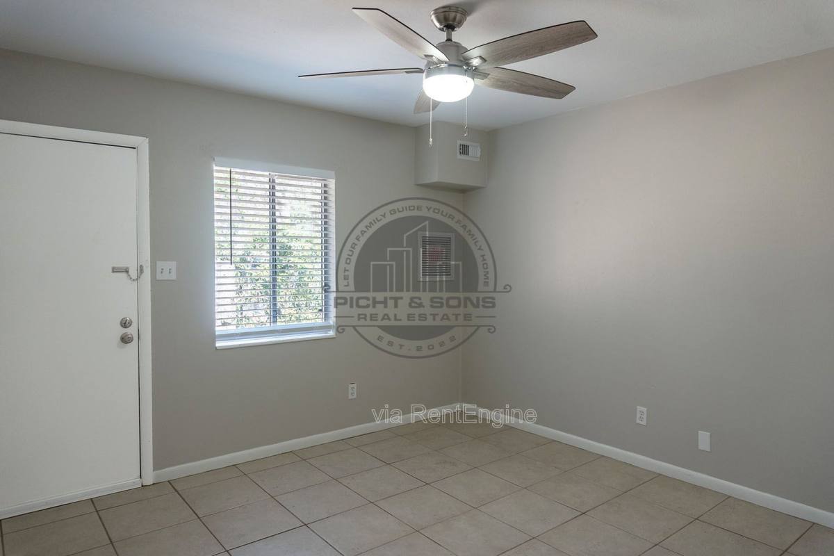 Apartment for rent at 414 Hayden Rd #G, Tallahassee, FL 32304