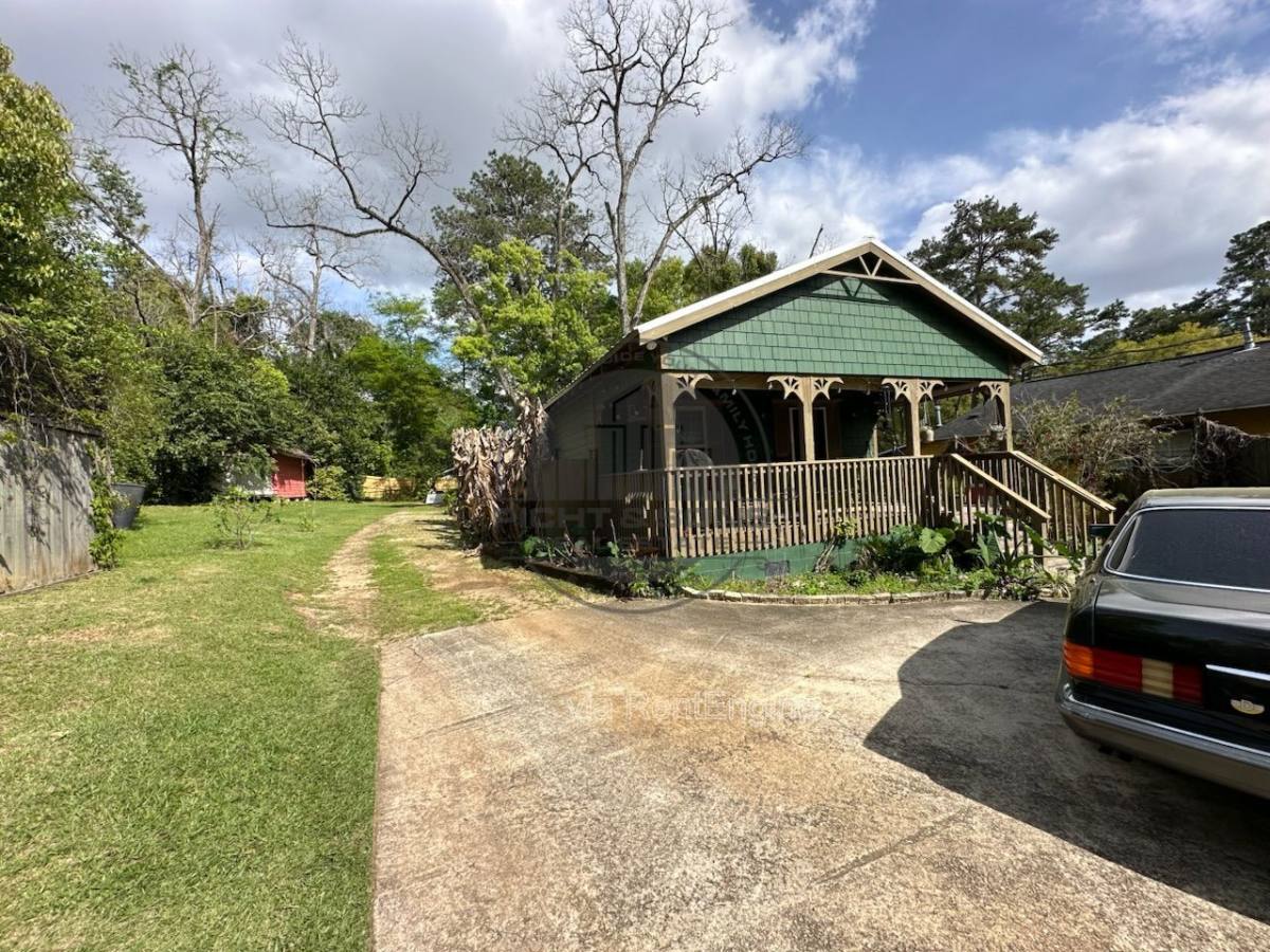 Apartment for rent at 1111 N Martin Luther King Junior Blvd #A, Tallahassee, FL 32303