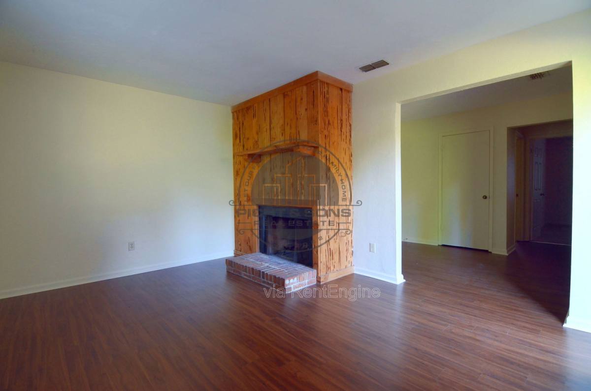 Apartment for rent at 406 Glenview Dr #11, Tallahassee, FL 32303