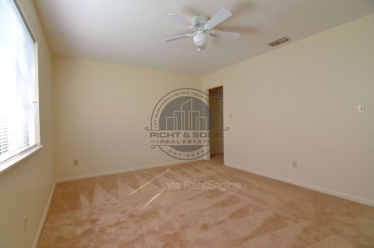 Apartment for rent at 406 Glenview Dr #11, Tallahassee, FL 32303