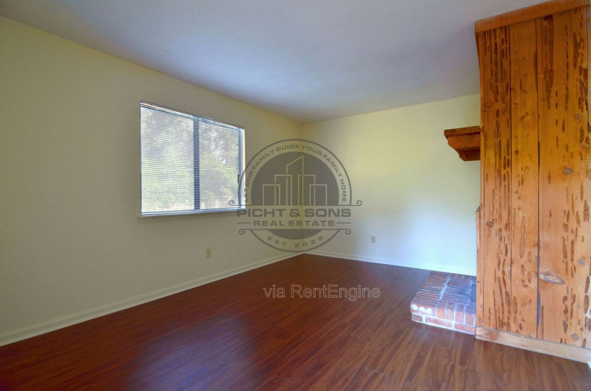 Apartment for rent at 406 Glenview Dr #11, Tallahassee, FL 32303