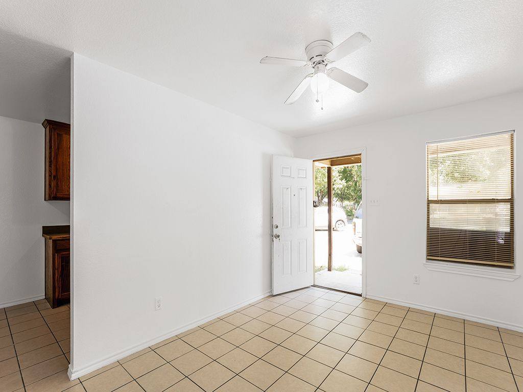 Apartment for rent at 315 Isbell Rd, Fort Worth, TX 76114