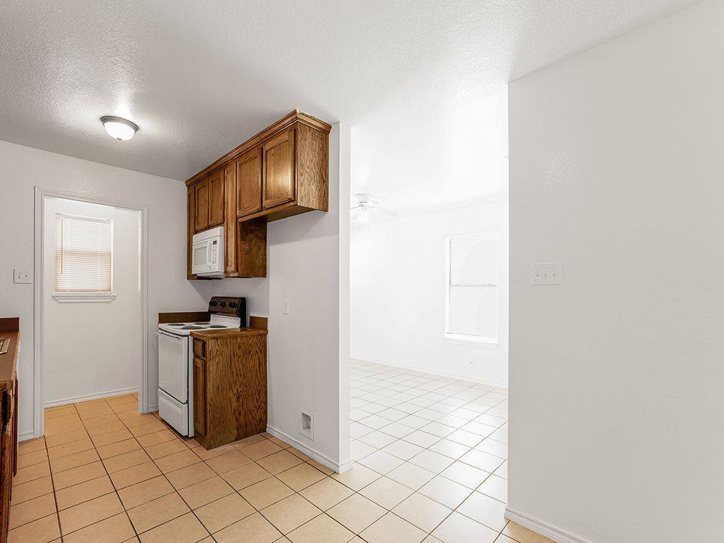 Apartment for rent at 315 Isbell Rd, Fort Worth, TX 76114