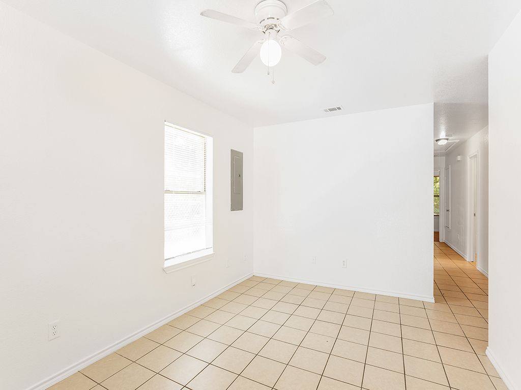 Apartment for rent at 315 Isbell Rd, Fort Worth, TX 76114