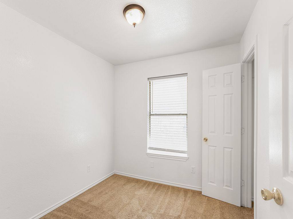 Apartment for rent at 315 Isbell Rd, Fort Worth, TX 76114