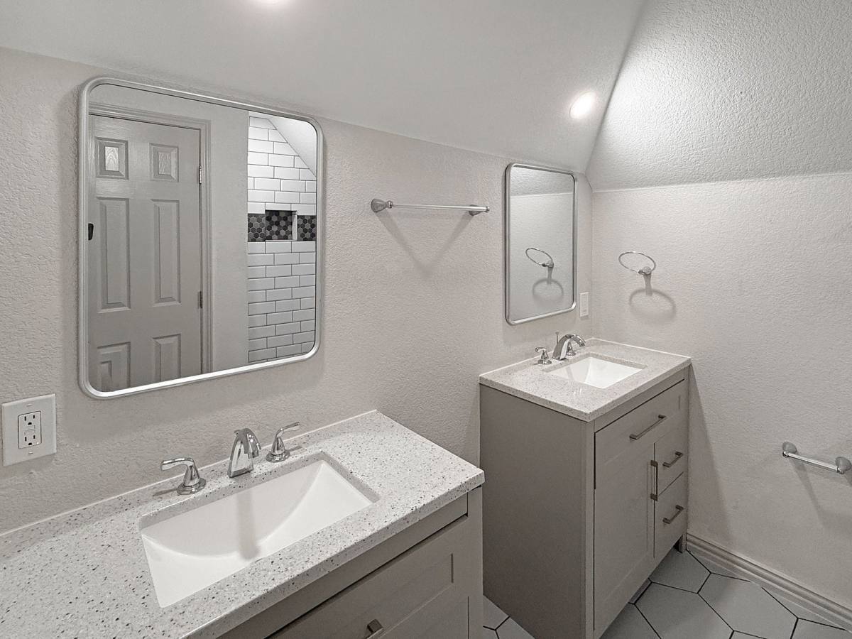 Apartment for rent at 2424 McKinley Ave, Fort Worth, TX 76164
