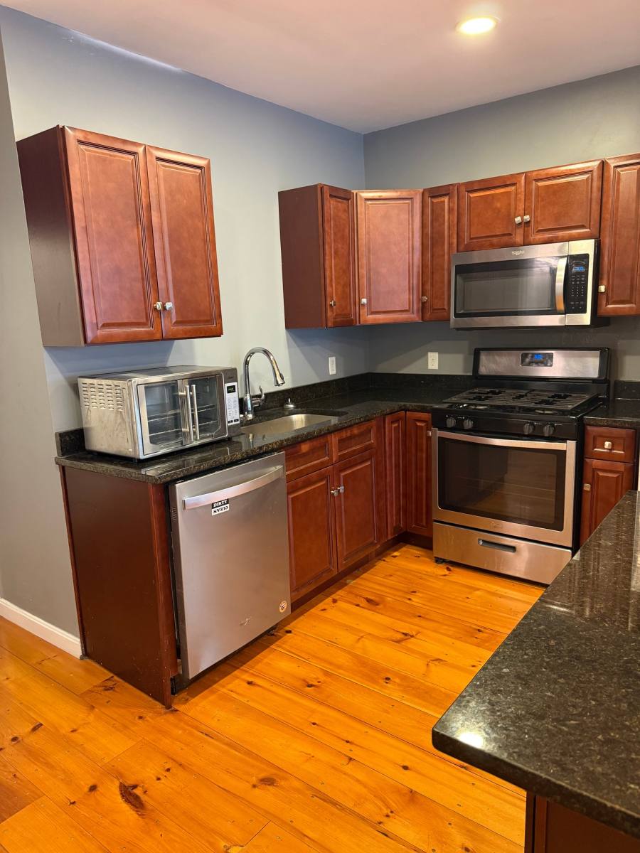 Apartment for rent at 69 Catharine St #1, Worcester, MA 01605