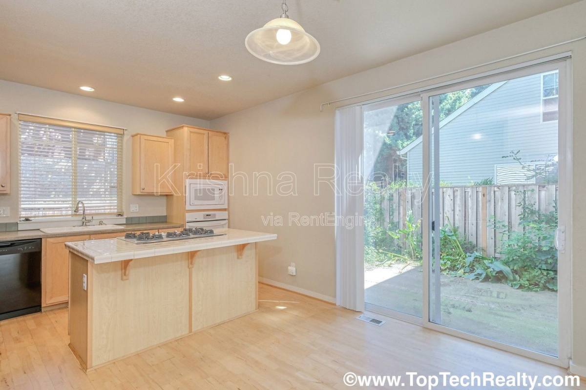 Townhouse for rent at 14705 SW Redbud Way, Beaverton, OR 97007