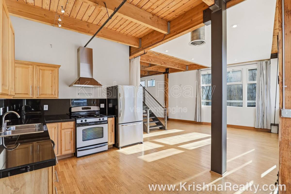 Condo for rent at 725 NW Flanders St #401, Portland, OR 97209