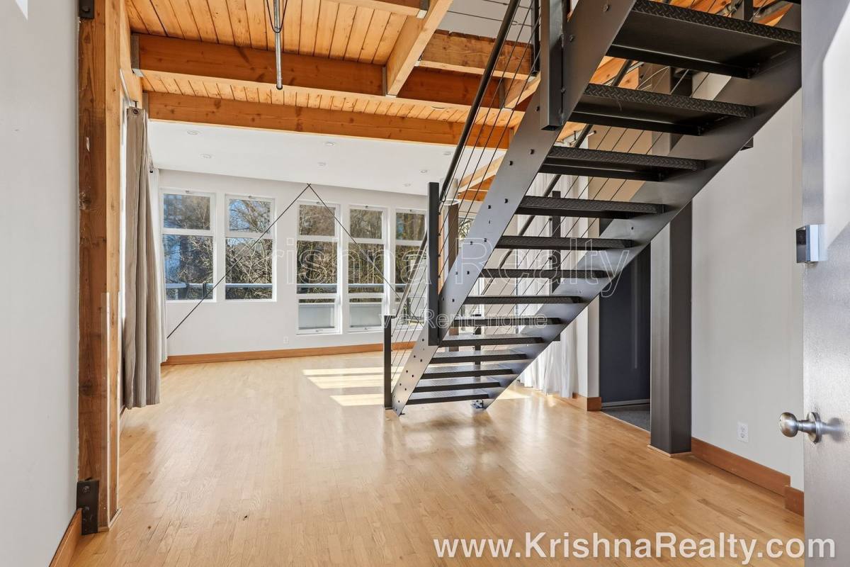 Condo for rent at 725 NW Flanders St #401, Portland, OR 97209