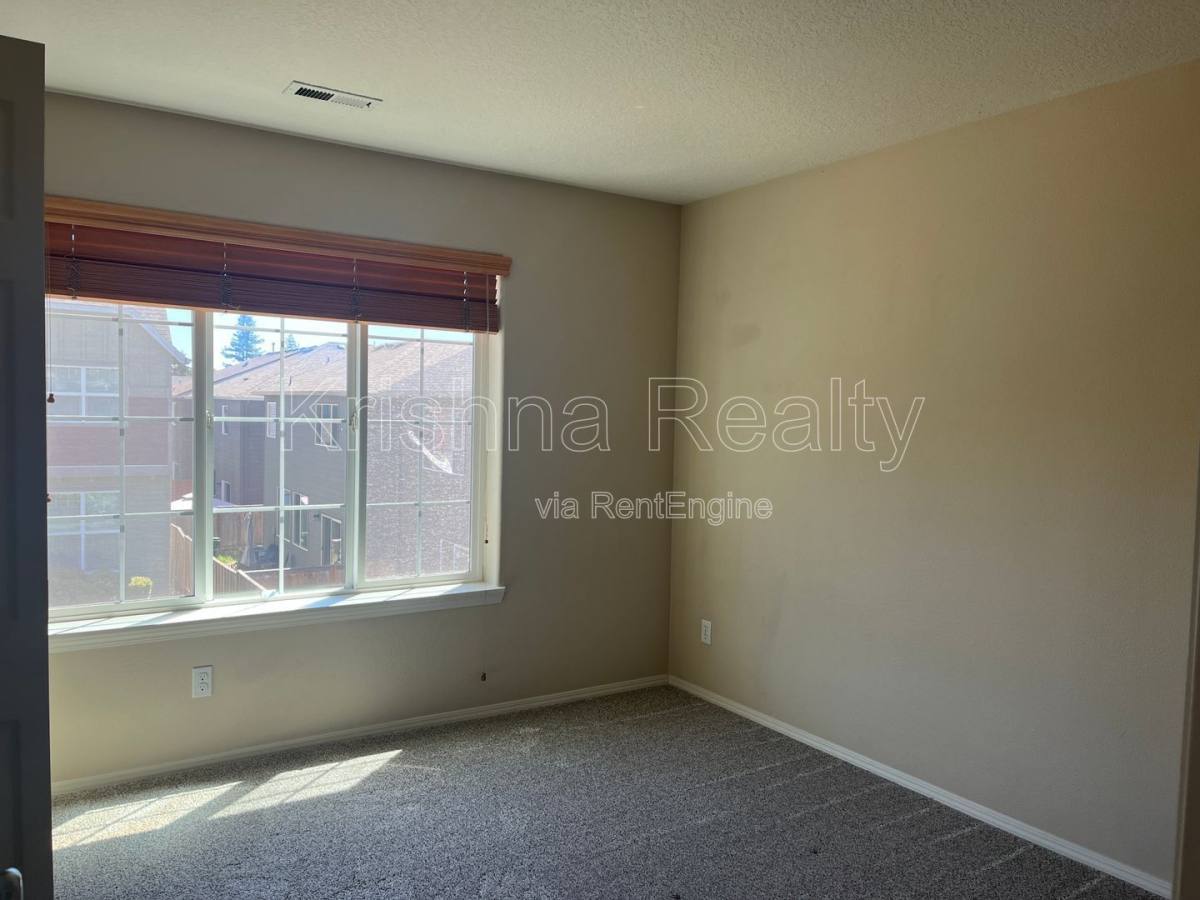 House for rent at 473 NE 61st Place, Hillsboro, OR 97124