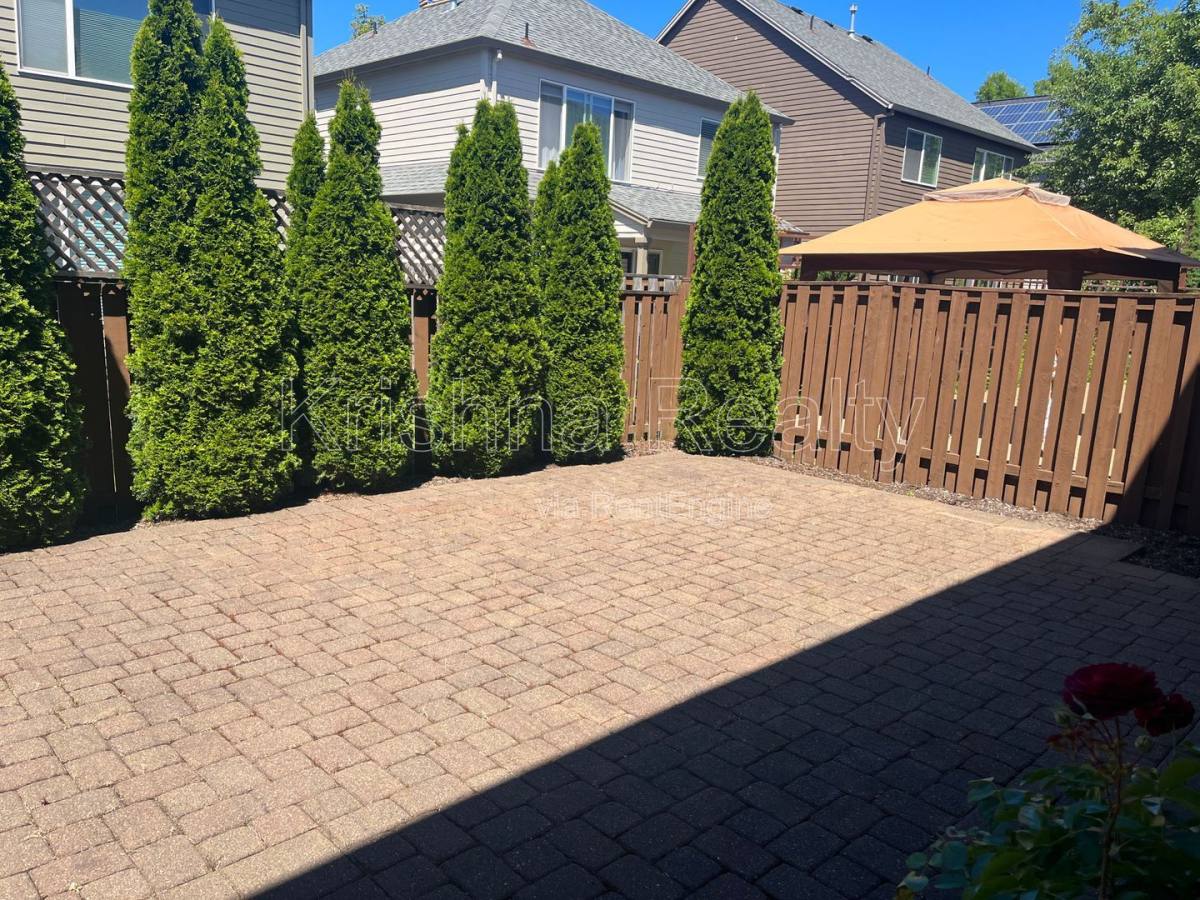 House for rent at 473 NE 61st Place, Hillsboro, OR 97124