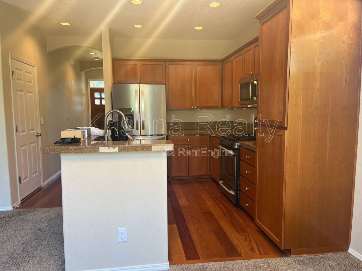 House for rent at 473 NE 61st Place, Hillsboro, OR 97124