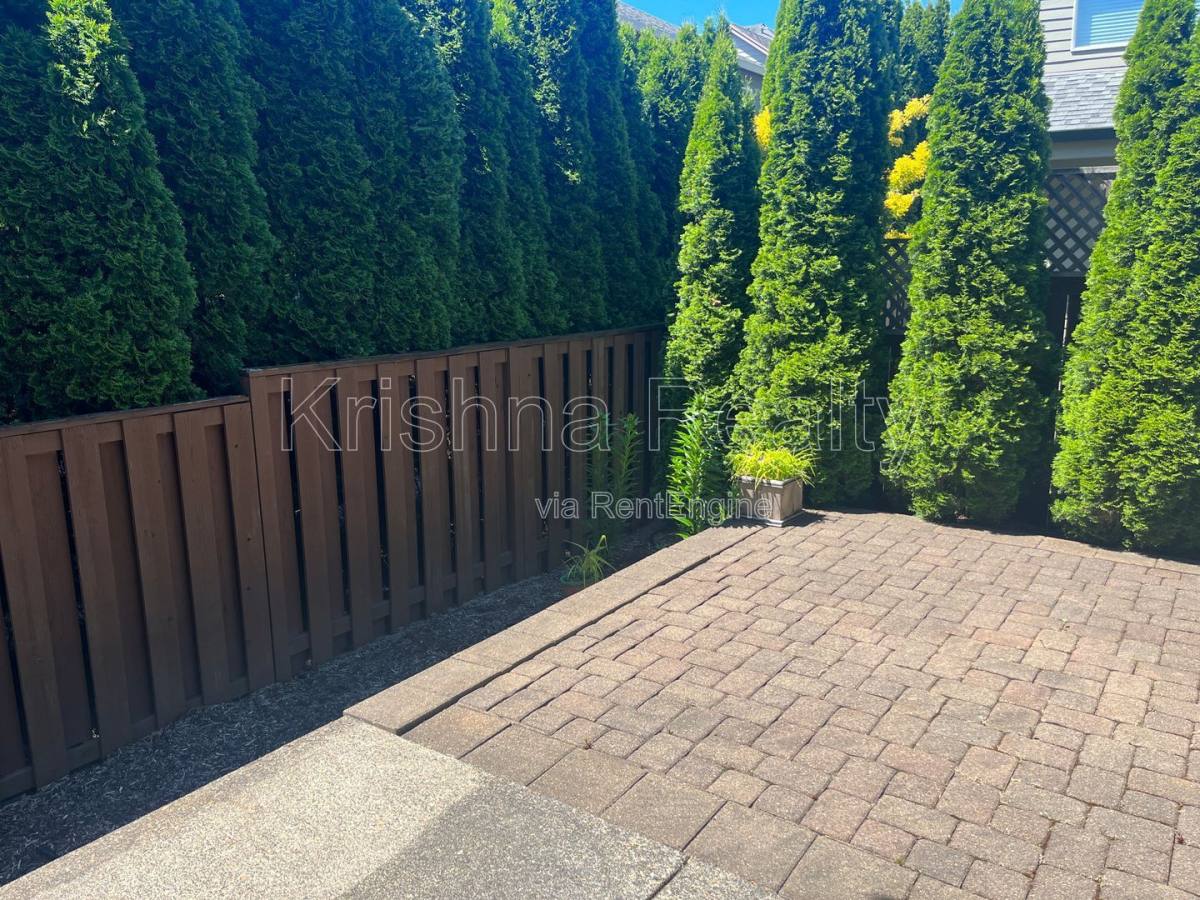 House for rent at 473 NE 61st Place, Hillsboro, OR 97124