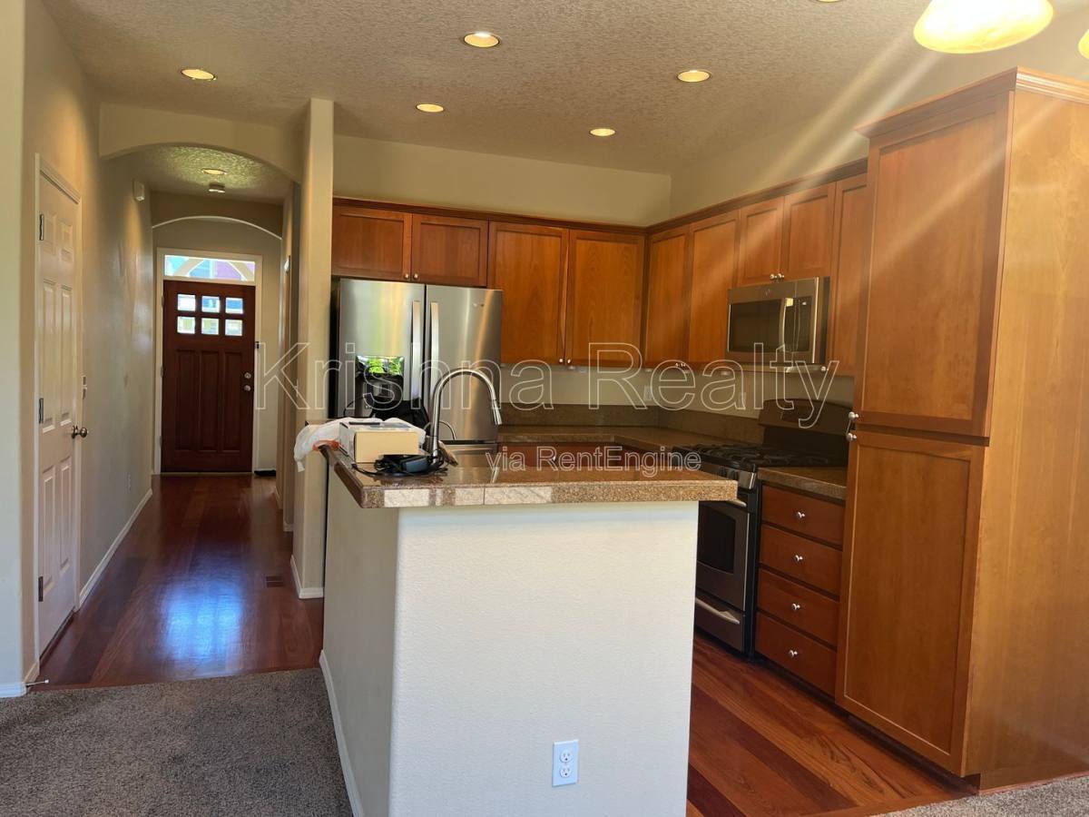 House for rent at 473 NE 61st Place, Hillsboro, OR 97124