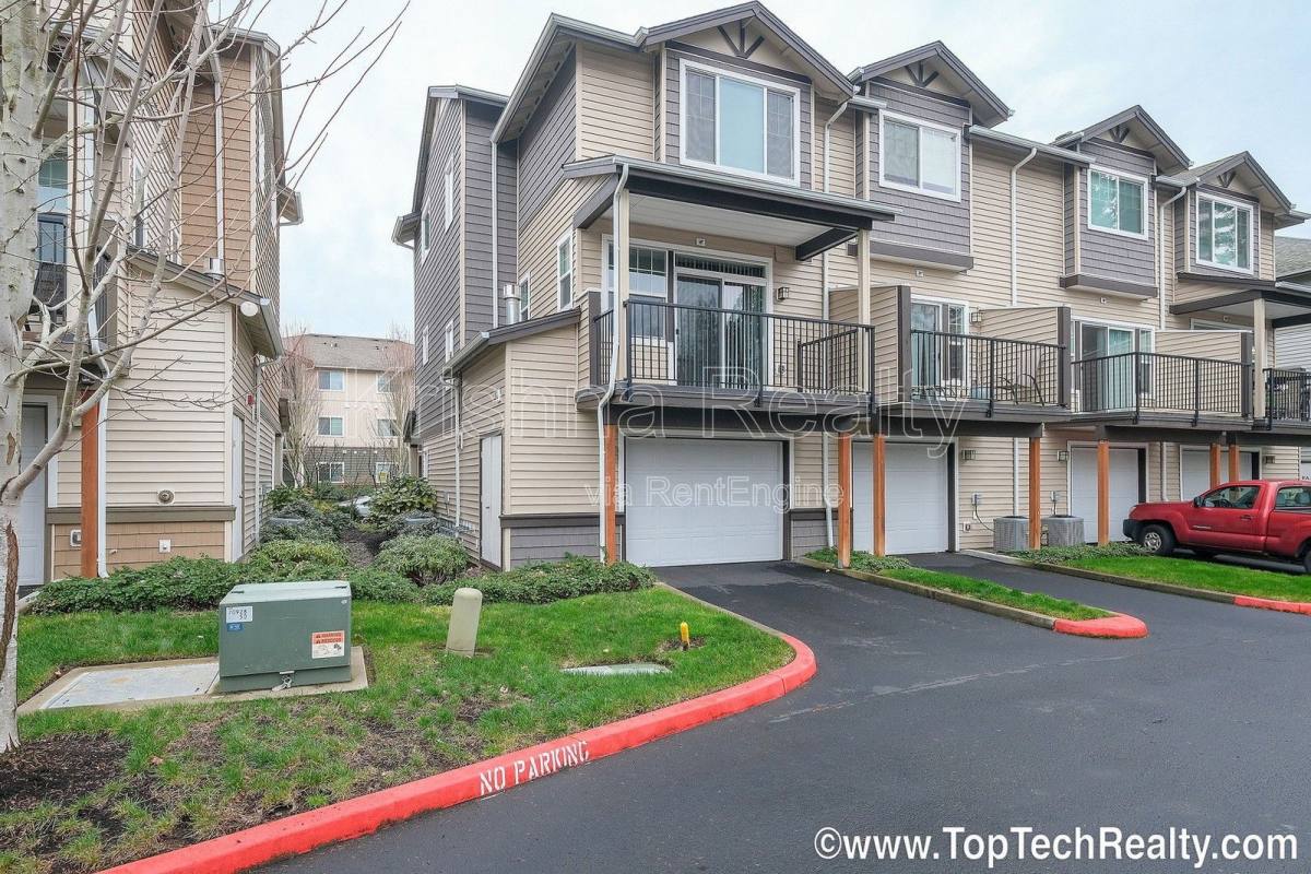 Townhouse for rent at 477 NE Edgeway Dr, Beaverton, OR 97006