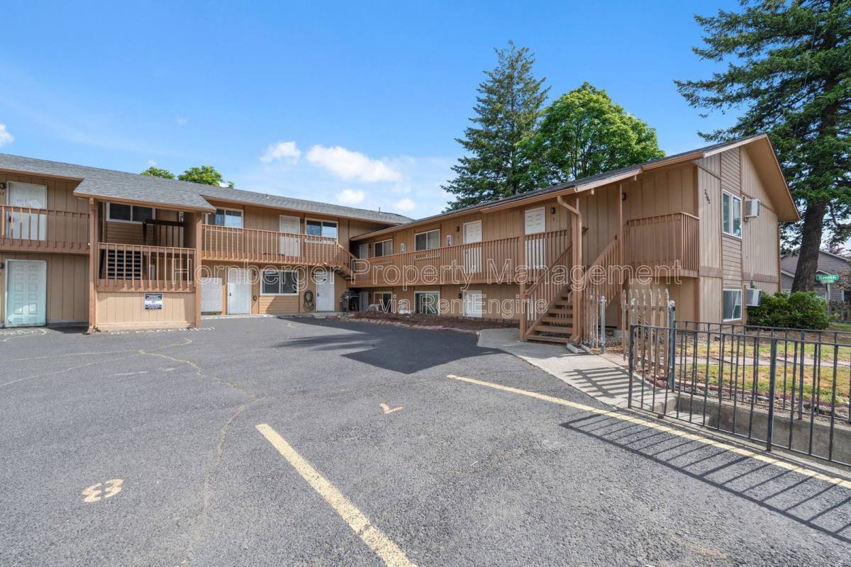 Apartment for rent at 3203 N Smith St #6, Spokane, WA 99207
