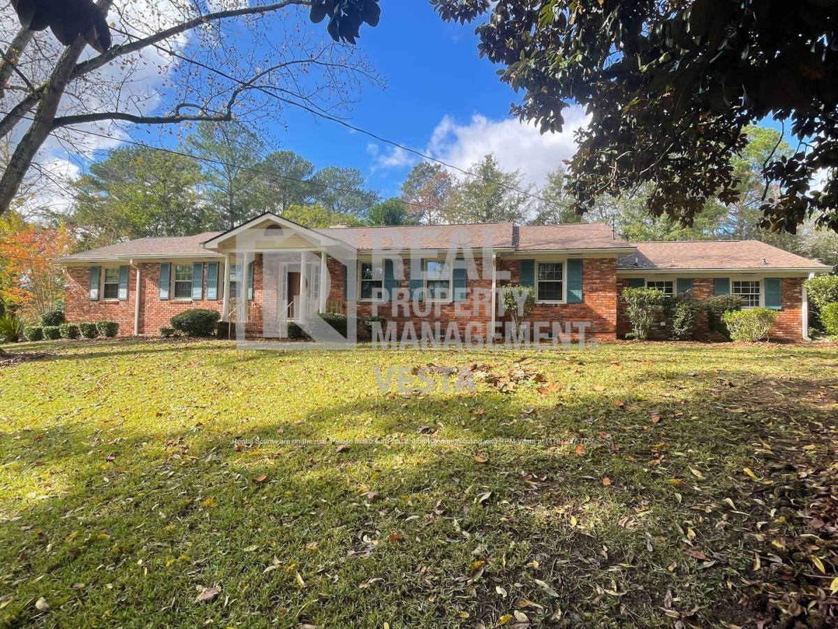 House for rent at 240 Candler Dr, Macon, GA 31204