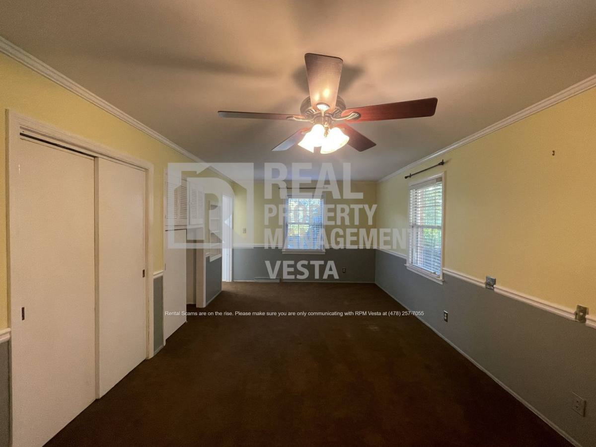 House for rent at 240 Candler Dr, Macon, GA 31204