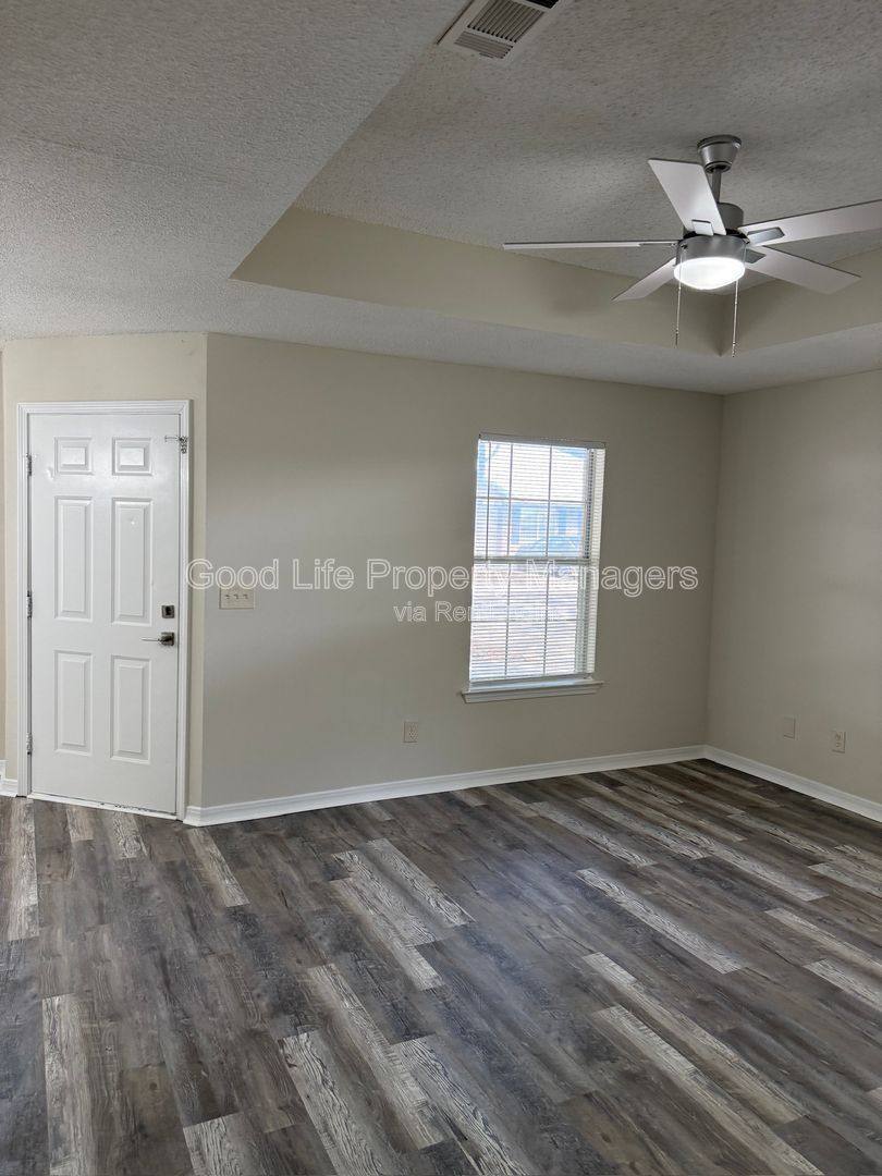 Apartment for rent at 9980 Bowman Ave #L, Pensacola, FL 32534