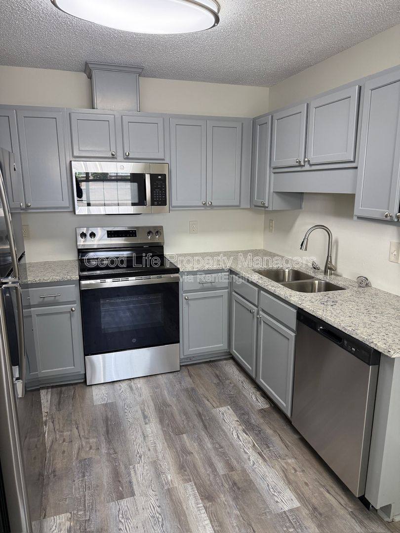 Apartment for rent at 9980 Bowman Ave #L, Pensacola, FL 32534