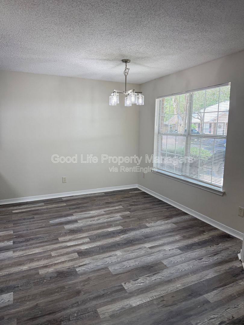 Apartment for rent at 9980 Bowman Ave #L, Pensacola, FL 32534