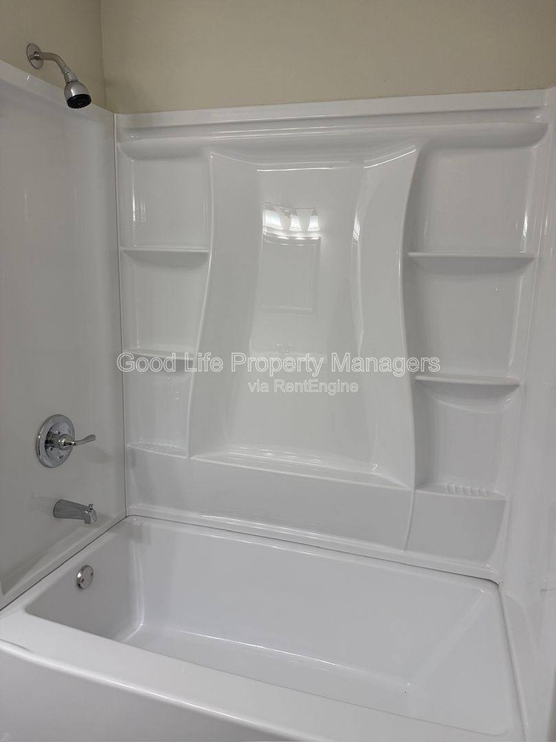Apartment for rent at 9980 Bowman Ave #L, Pensacola, FL 32534