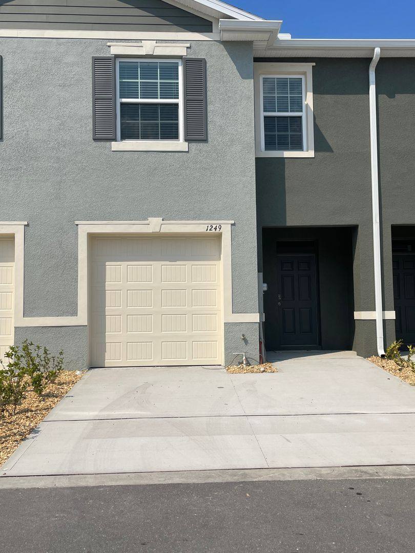 House for rent at 1249 Yellow Finch Dr, Davenport, FL 33837