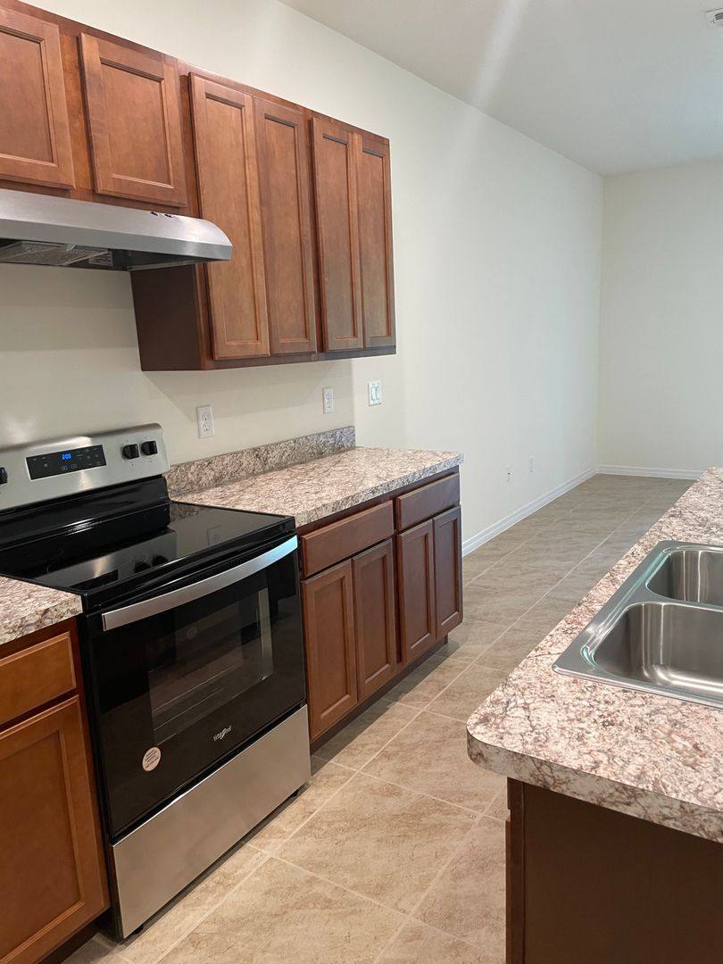 House for rent at 1249 Yellow Finch Dr, Davenport, FL 33837