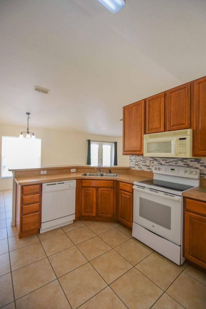 House for rent at 10438 Vista Pines Loop, Clermont, FL 34711