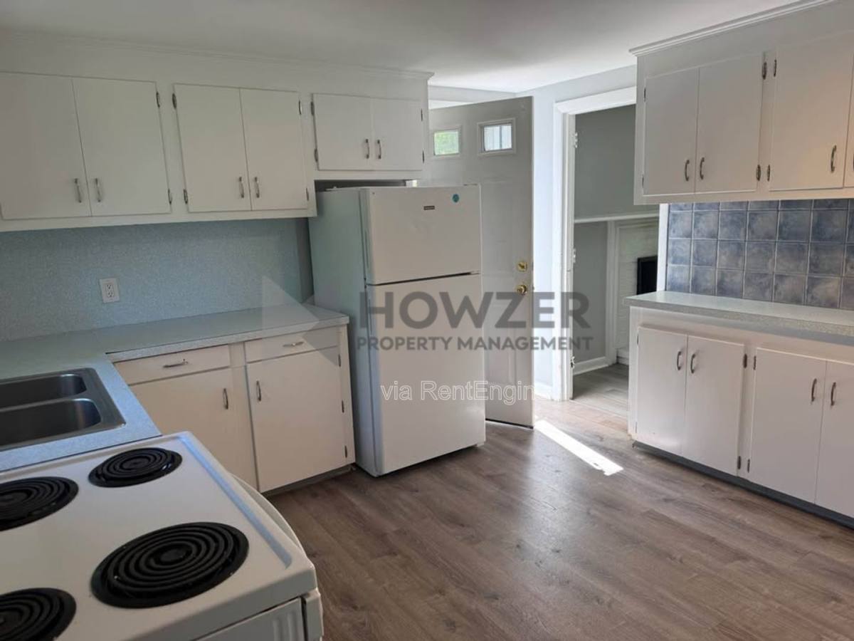 House for rent at 14 Ellis Dr, Hyannis, MA 02601