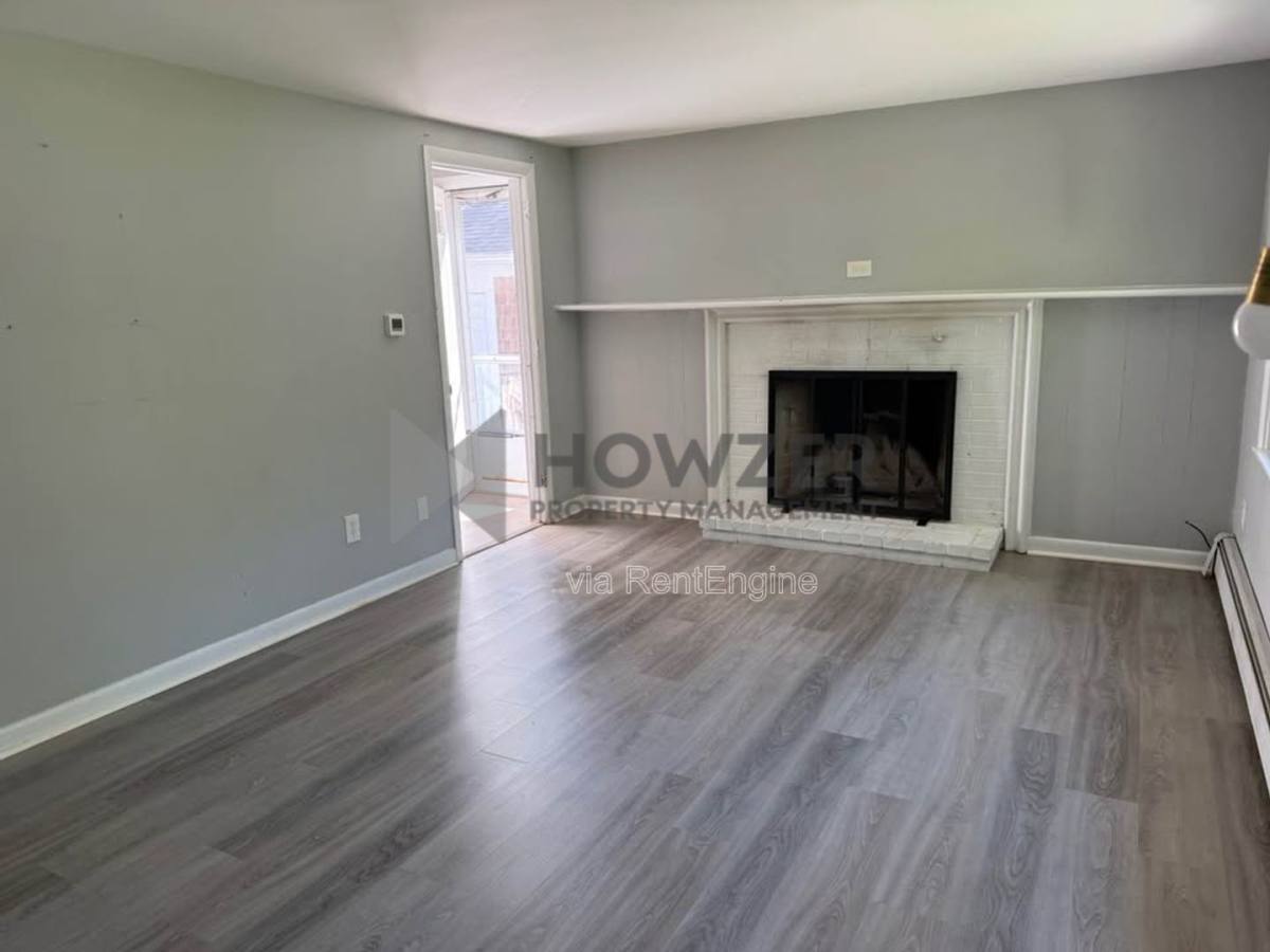 House for rent at 14 Ellis Dr, Hyannis, MA 02601