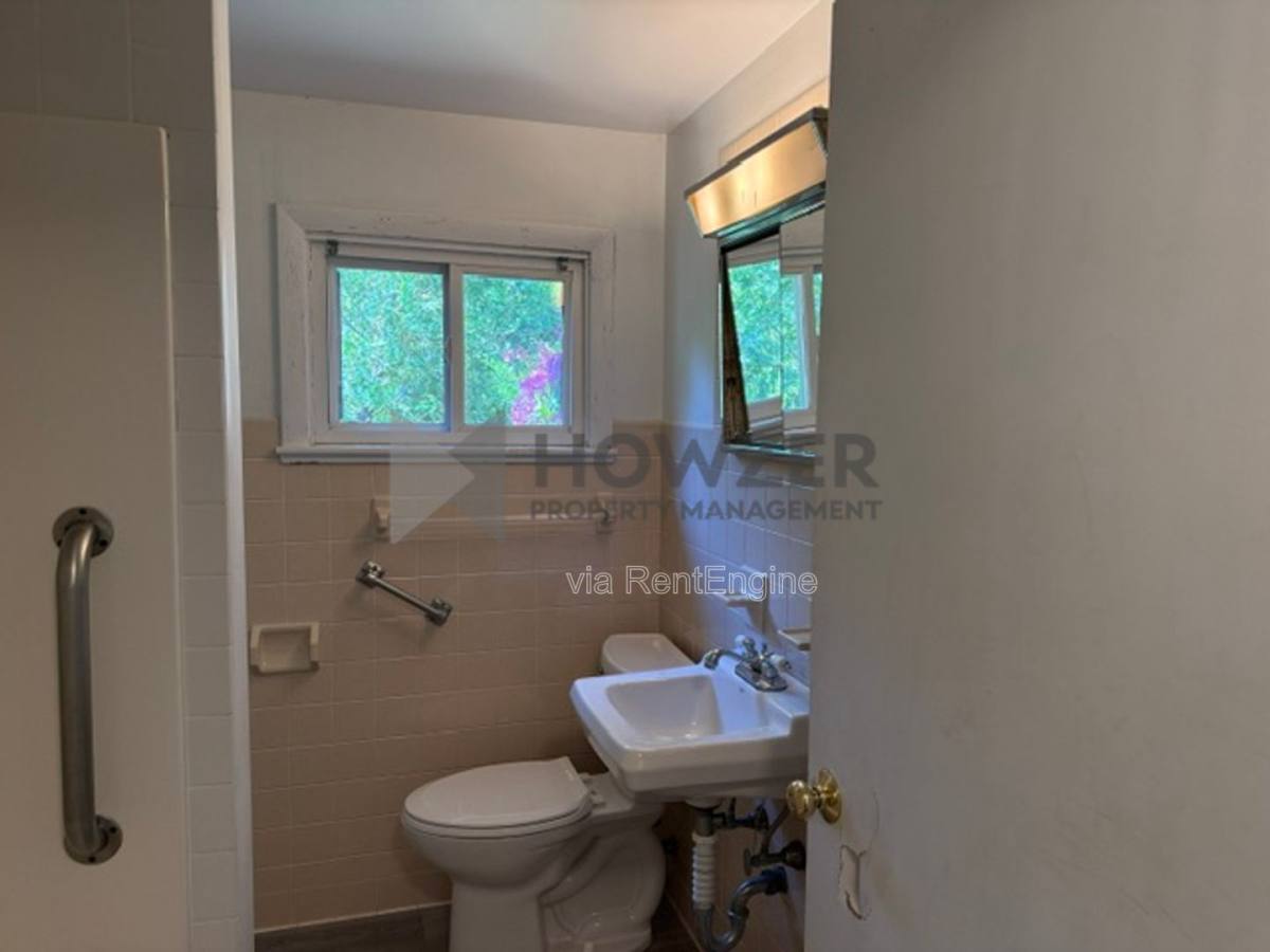 House for rent at 14 Ellis Dr, Hyannis, MA 02601