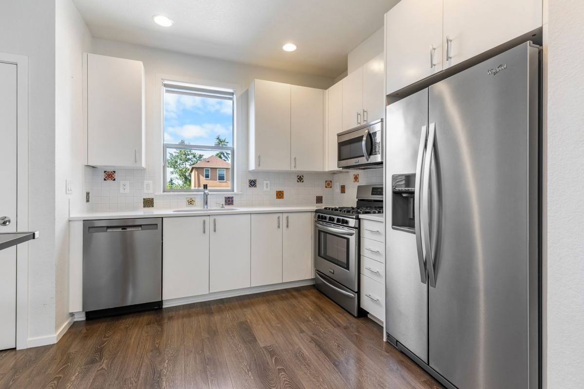 Townhouse for rent at 1217 N Morgan St, Portland, OR 97217