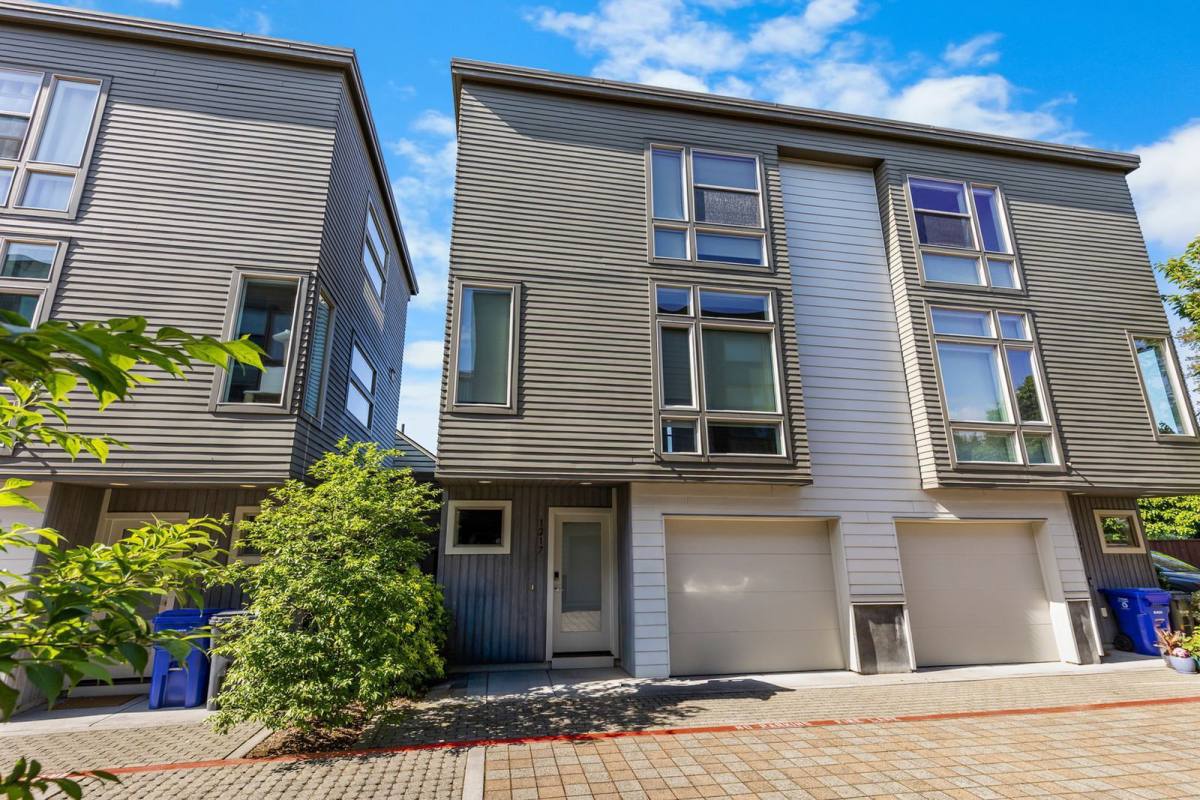 Townhouse for rent at 1217 N Morgan St, Portland, OR 97217