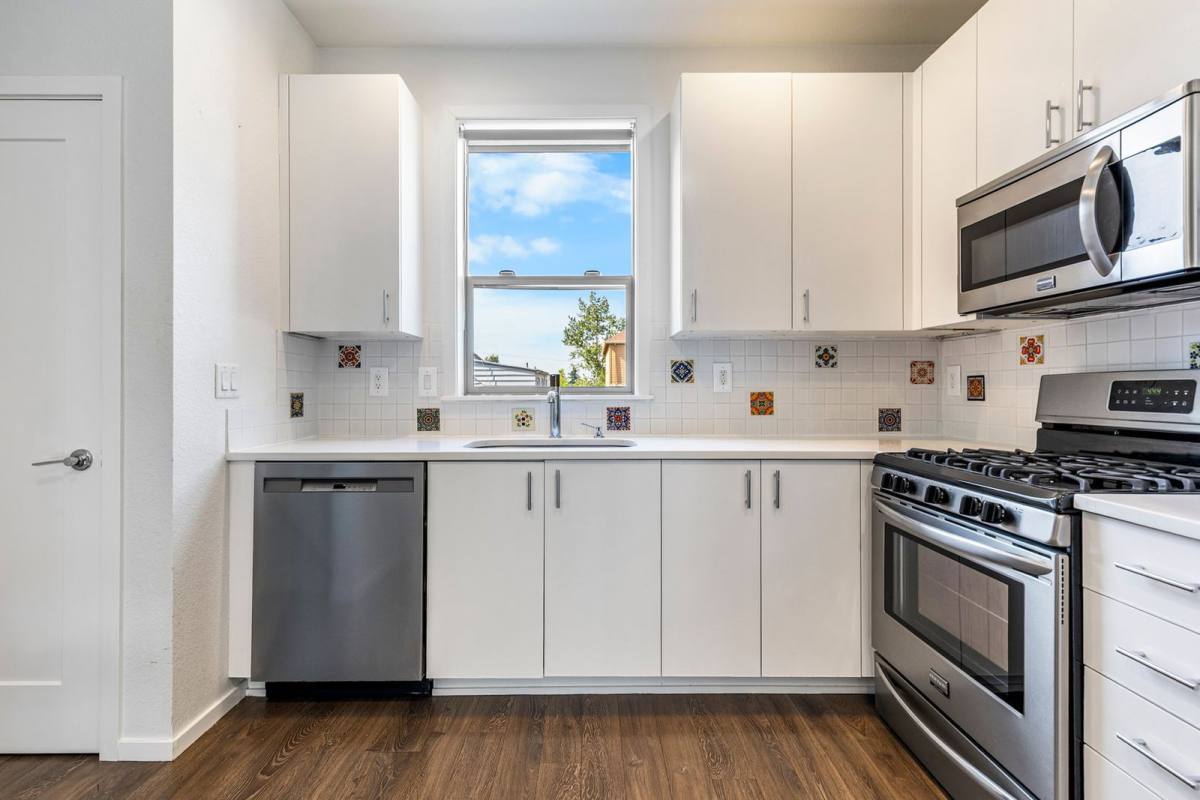 Townhouse for rent at 1217 N Morgan St, Portland, OR 97217