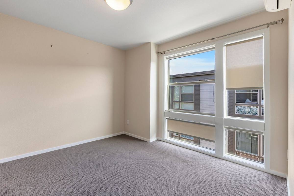 Townhouse for rent at 1217 N Morgan St, Portland, OR 97217